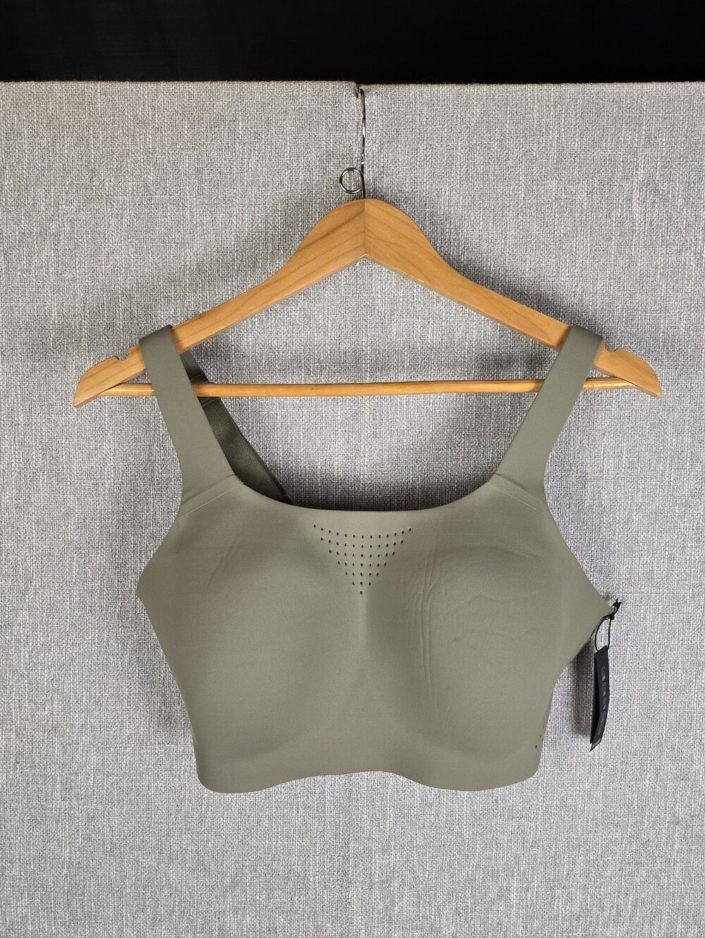 Victoria's Secret Sport High Support Sports Bra Olive Color Sz 38DD NWT